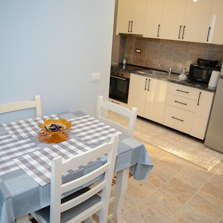Fishta Apartments Q5 33 เวลิโปเยอ ภายนอก รูปภาพ
